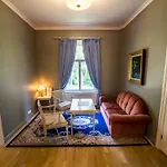 Otel Karolineburg Manor House Kajaani