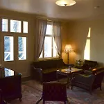 Otel Karolineburg Manor House Kajaani