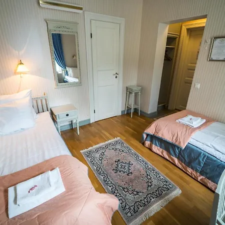 Hotel Karolineburg Manor House