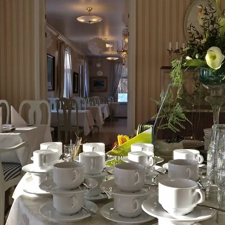 Hotelli Karolineburg Manor House 3*