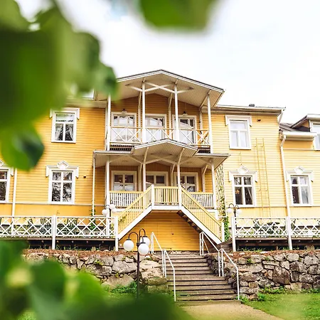 Karolineburg Manor House Hotelli