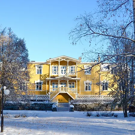 Karolineburg Manor House Otel