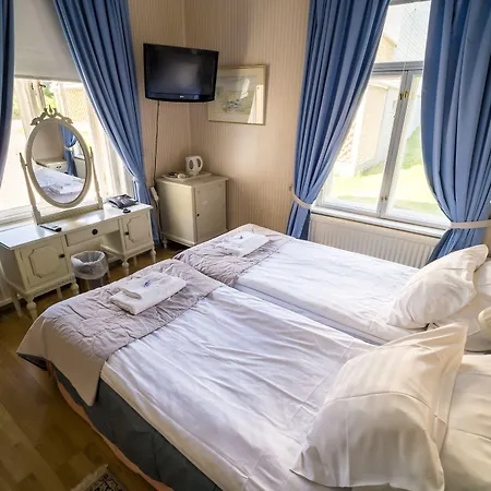 Karolineburg Manor House Hotel 3*
