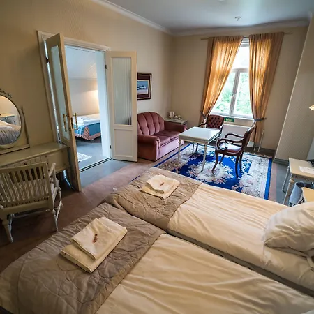 Ξενοδοχείο Karolineburg Manor House 3*