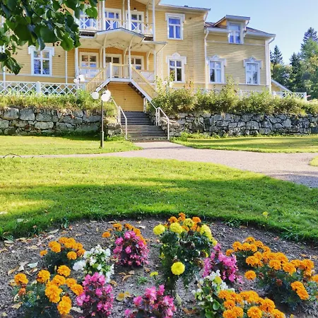 Hotelli Karolineburg Manor House