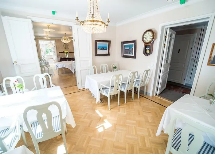 Karolineburg Manor House Hotel 3*